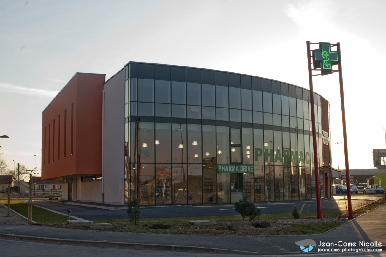 reportage corporate pour les artisans réunis avec les différents sites, installations et images d'illustration