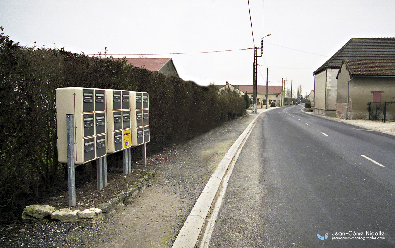 Reportage corporate et portraits en action pour la poste, distribution de courrier