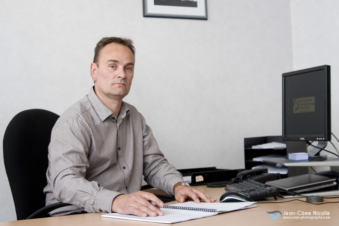 Portraits sur site en condition studio mobile pour Salzgitter Mannesman Precision, fabricants de tubes de de précision