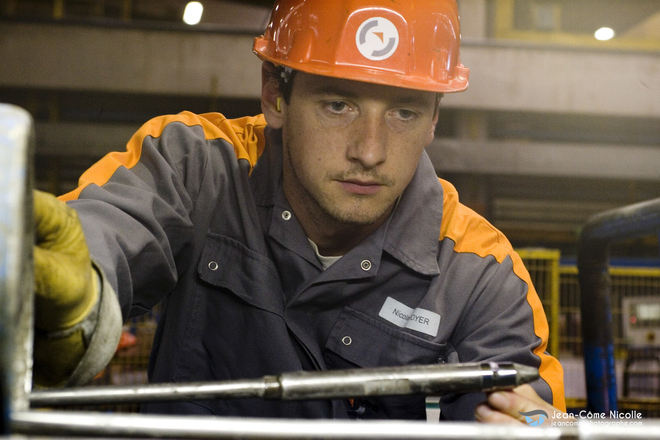 Portraits sur site en condition studio mobile pour Salzgitter Mannesman Precision, fabricants de tubes de de précision